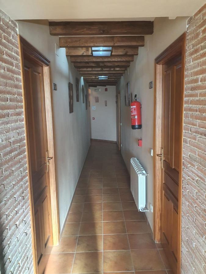 Hostal La Plata Oropesa Exteriör bild