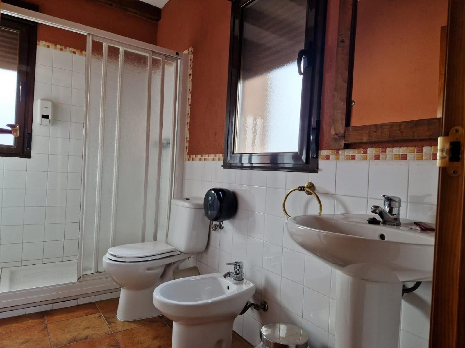 Hostal La Plata Oropesa Exteriör bild